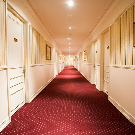 Redearth Boutique Hotel マウント・アイザ エクステリア 写真