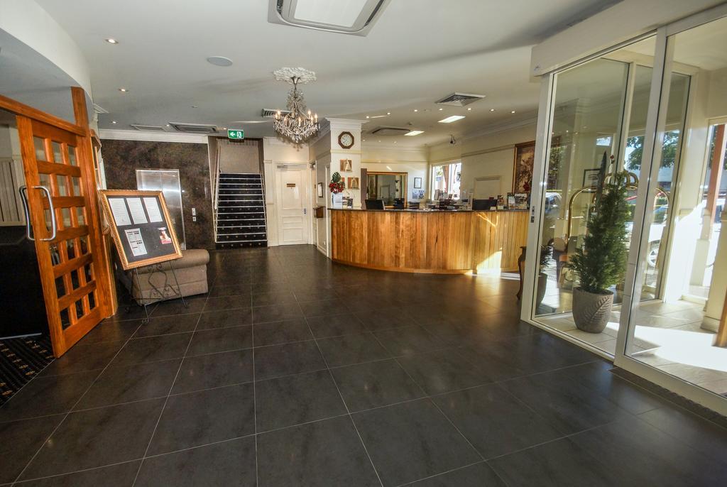 Redearth Boutique Hotel マウント・アイザ エクステリア 写真